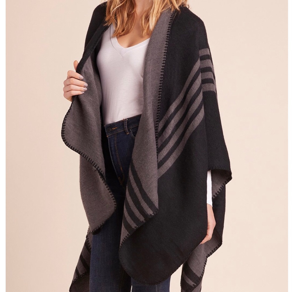 BB DAKOTA Gray Reversible Wrap/Poncho. NWOT